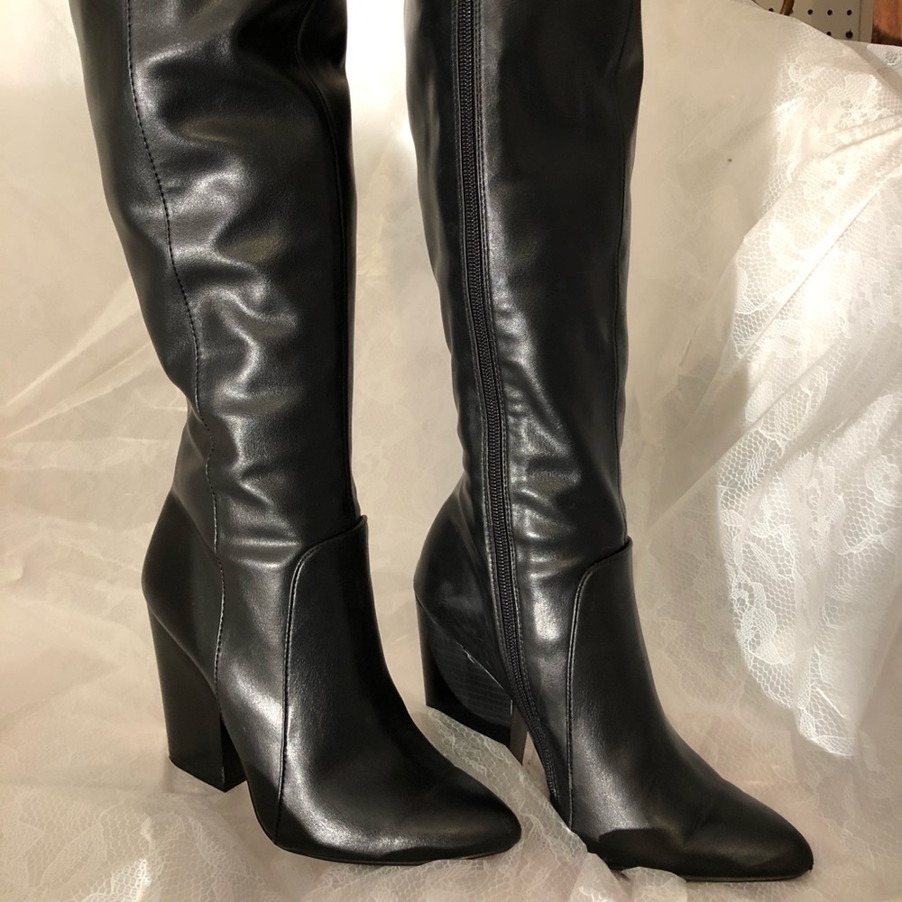 Size 7.5 Tall Black BCBG Boots